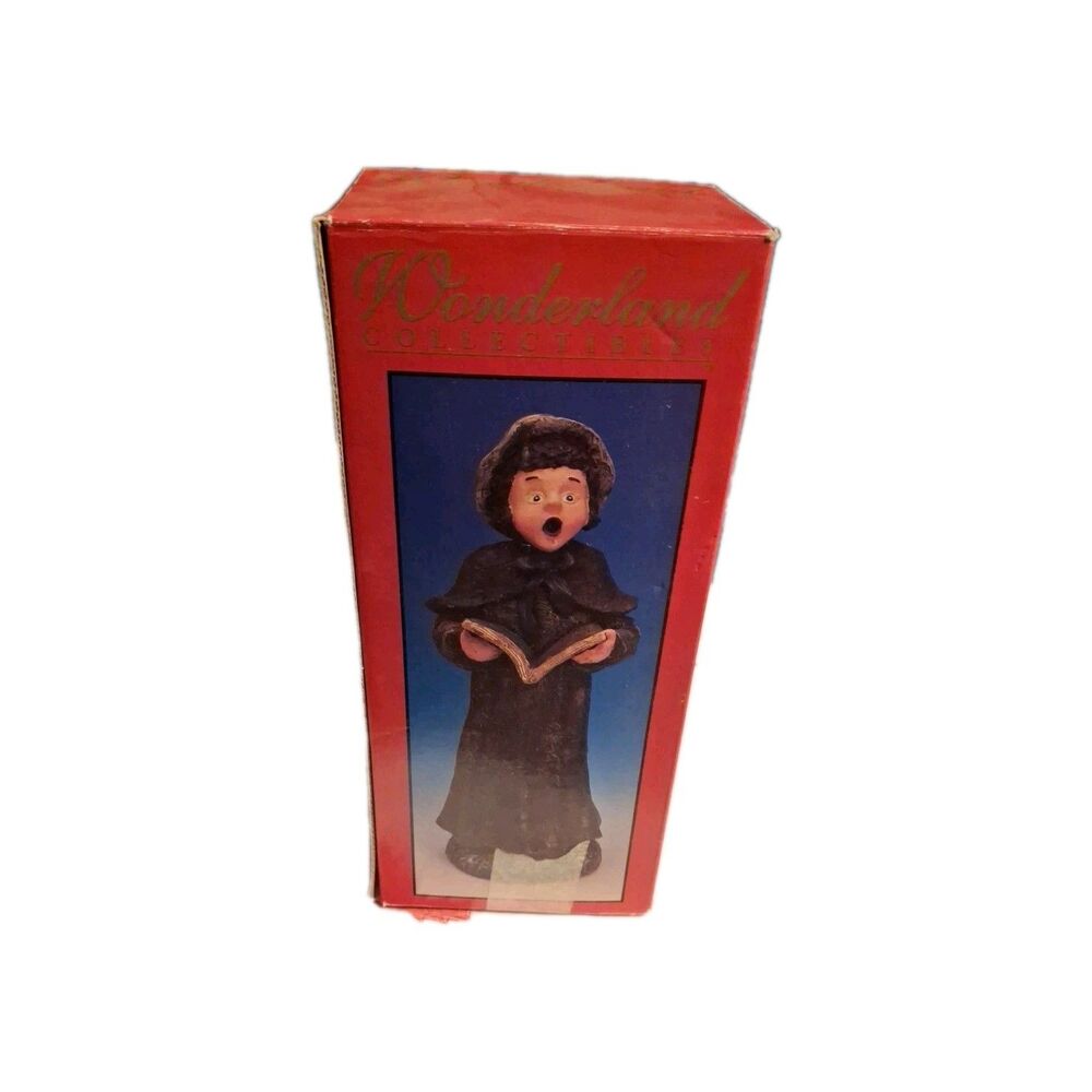 Wonderland Collectibles Caroler Figurine Vintage